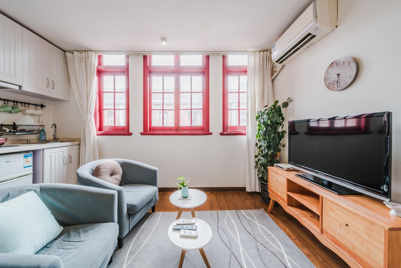 Cozy Location 302 *